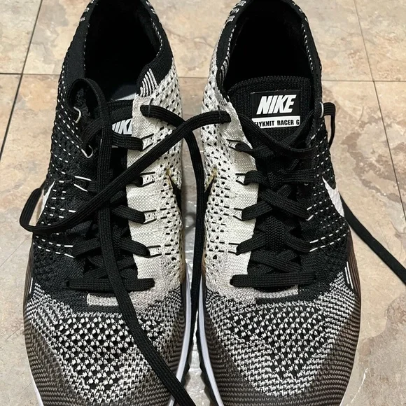 Nike Flyknit Racer - Picture 6 of 9